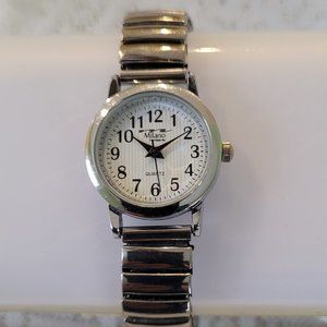 Milano Expressions Quartz watch Women's black hands Flexible band Tested